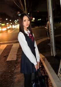 制服のまま気持ち良くしてあげるつもりが、献身的な子に思わず中出ししてしまった件----